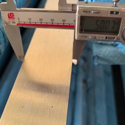 Lăn nóng SS 304 thanh phẳng 304 thép không gỉ thanh phẳng 4 * 50 * 6000mm